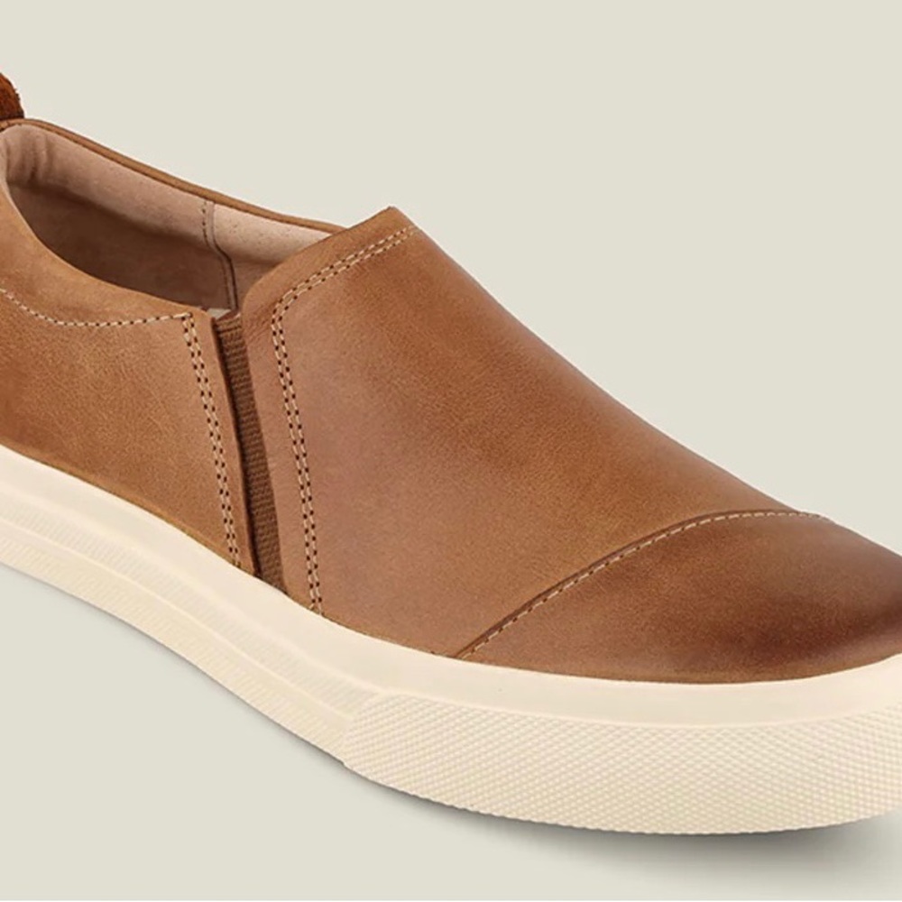 NWOT Taos Twin Gore Lux Caramel 8